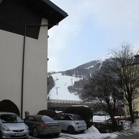 Appartement Gemuetliches 4er In Skilift-naehe Zell am See
